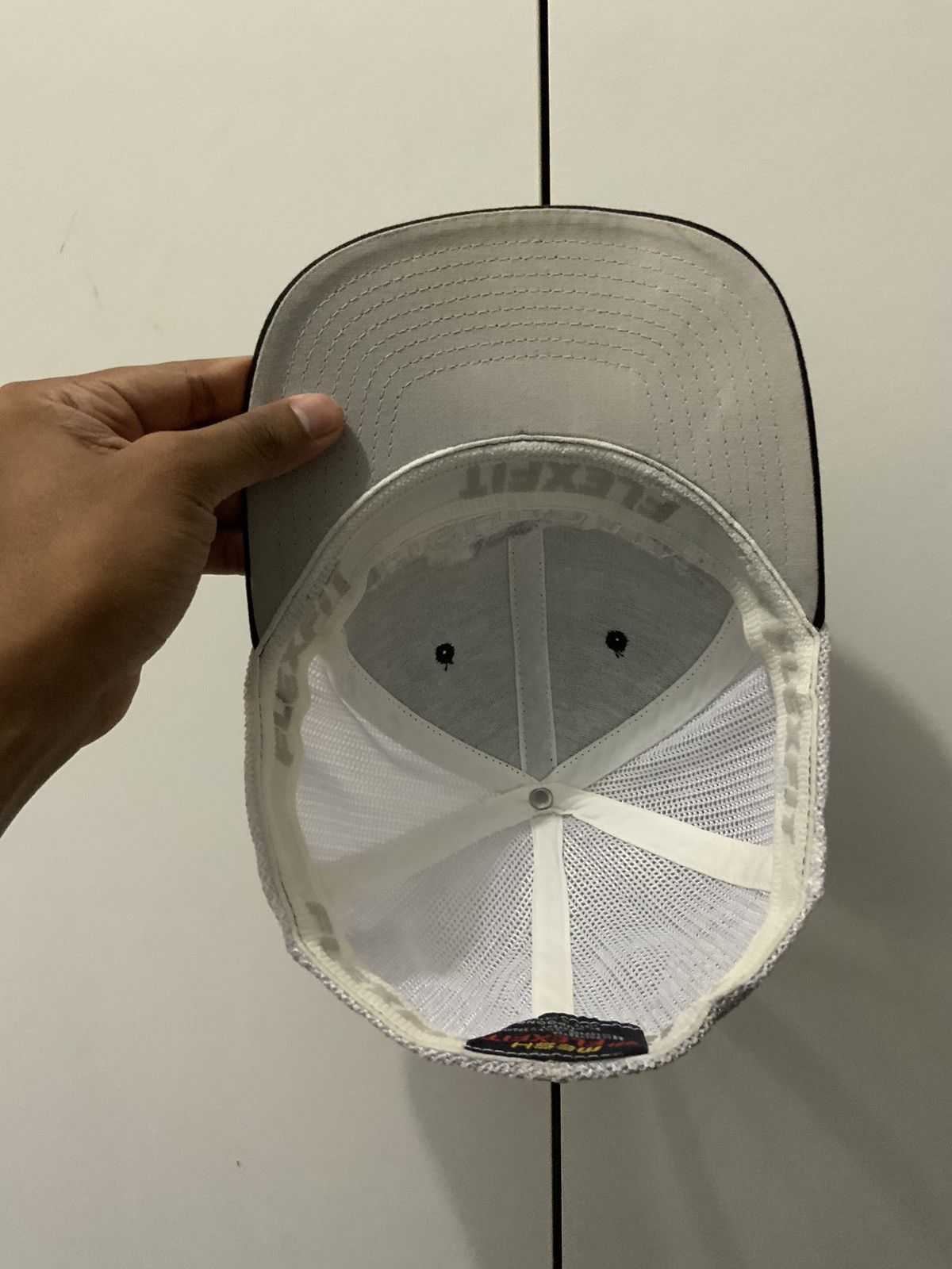 Hat Club Fishbrain Yupoong Flexi Spellout Fitted trucker Hat Size ONE SIZE - 9 Thumbnail