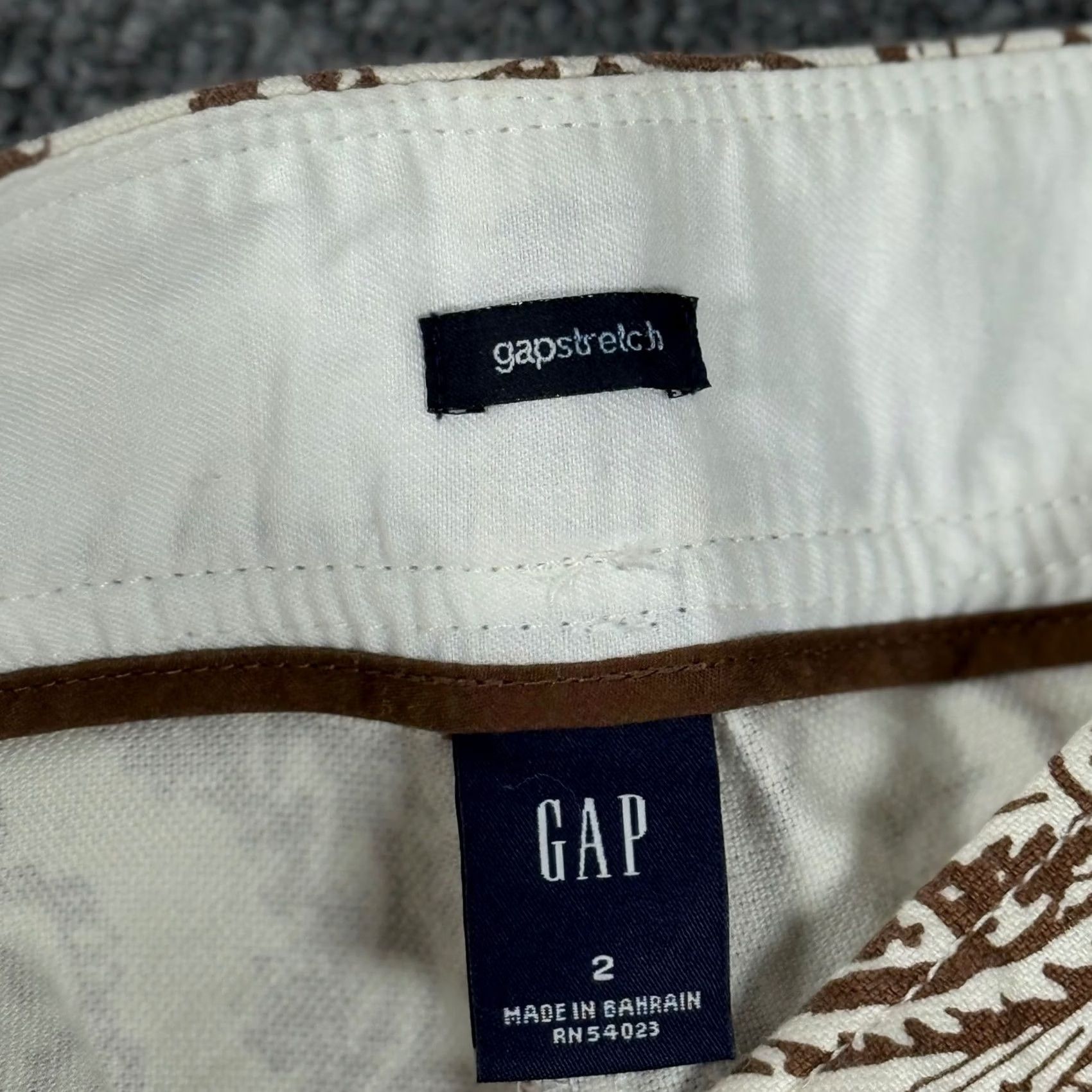 Gap Gap Retro Pants Capri Paisley Print Stretch Brown Beige Cropped Fall Women Size 2 Size 26" / US 2 / IT 38 - 6 Thumbnail