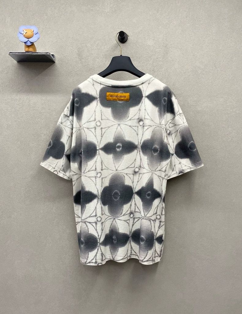 Louis Vuitton Louis Vuitton size 4l Spring/summer 2023 skein printed shor Size US M / EU 48-50 / 2 - 3 Thumbnail