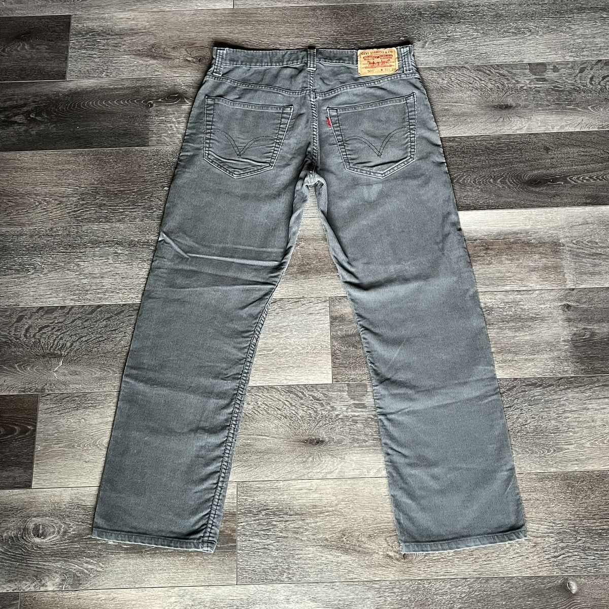 Levi's Vintage 2000s Levi’s 505 Corduroy Straight Fit Jeans 32x30 Size US 32 / EU 48 - 1 Thumbnail