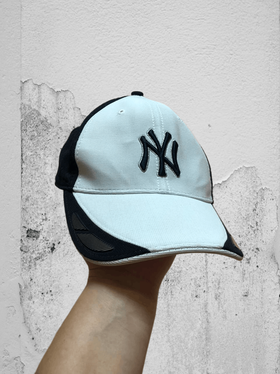 New York Yankees Cap Y2K big logo Hats New York Yankees Vintage streetwear Size ONE SIZE - 1 Thumbnail