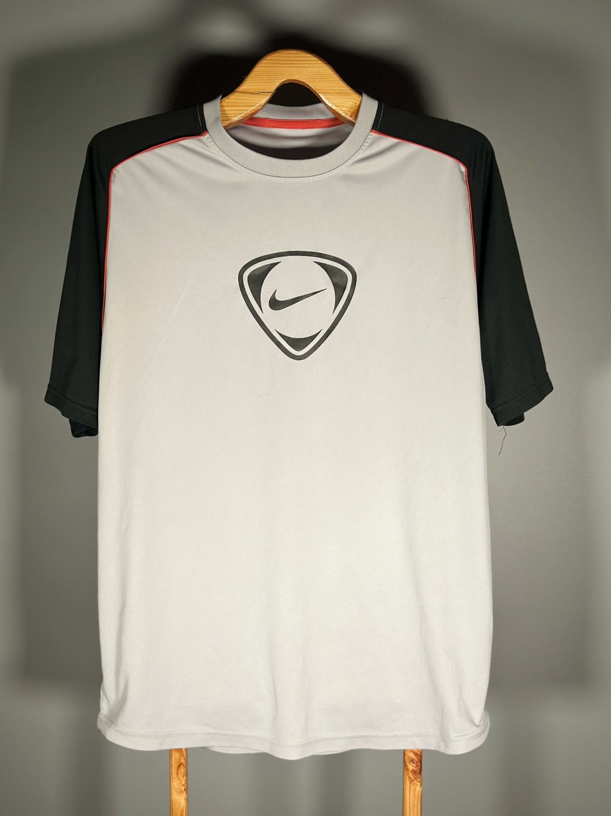 Nike VINTAGE BIG LOGO LARGE NIKE TEE🔥 Size US L / EU 52-54 / 3 - 2 Thumbnail