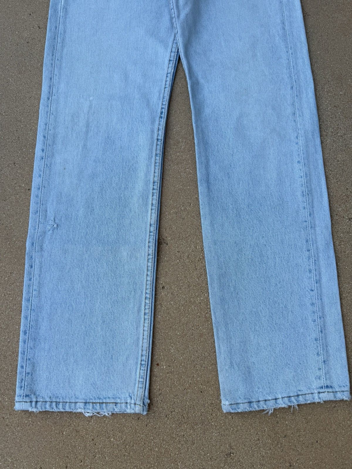Levi's Vintage 80s Levi’s 501xx Buttonfly Faded Denim Jeans 28x30 Size US 28 / EU 44 - 3 Thumbnail