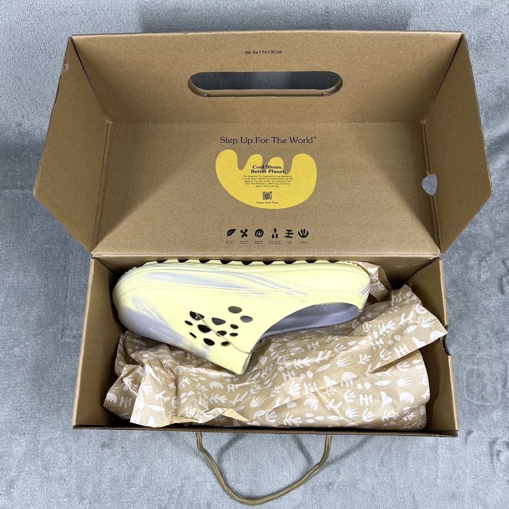 Steve Madden VINTAGE Steve Madden Womens Clogs Size 10 Cool Planet Algae Foam Earth Yellow Gray Slide Womens 10 Steve Madden Leather not required? Size US 10 / IT 40 - 5 Thumbnail