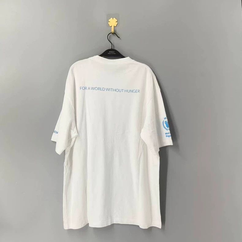 Balenciaga Balenciaga White WFP Collaboration Short Sleeve Size US S / EU 44-46 / 1 - 2 Thumbnail
