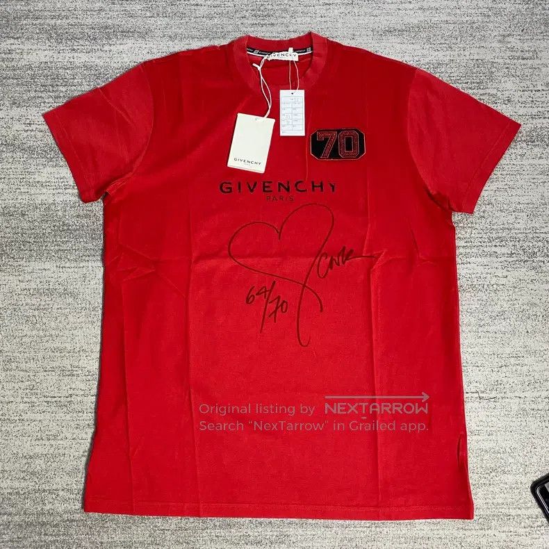 Givenchy Givenchy Red Signed Heart Rhinestone Short Sleeve Size US XS / EU 42 / 0 - 1 Thumbnail
