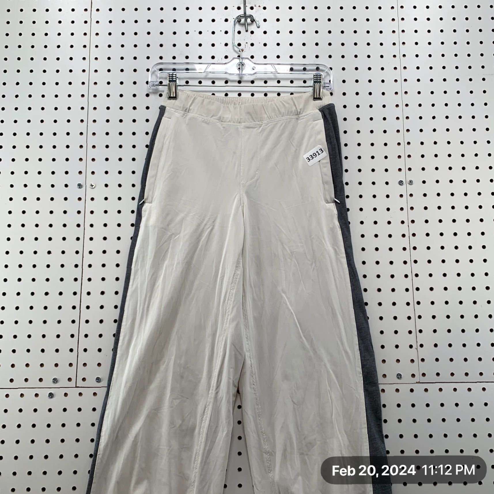 Lululemon Lululemon City Summer Pants Womens Size 4 White Relaxed Sweatpants 24x29.5 Size 42" / US 20 - 6 Thumbnail