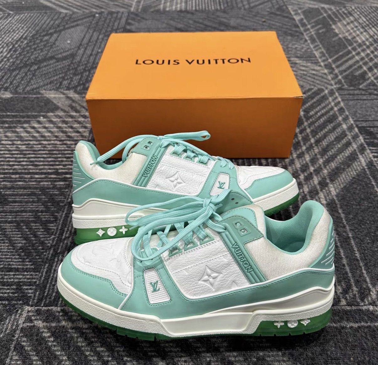 Louis Vuitton Louis Vuitton Trainer Tiffany Green Embossed Sneakers J42 Size US 8.5 / EU 41-42 - 4 Thumbnail