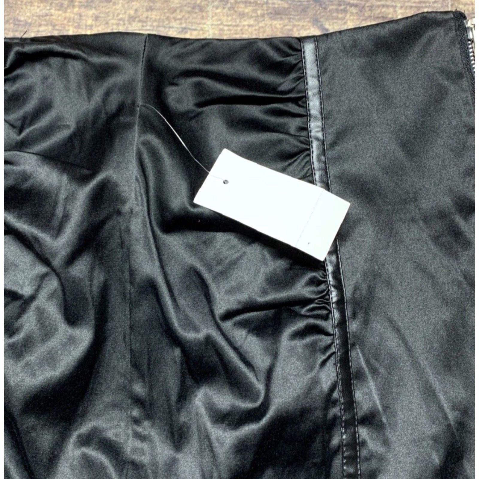 Vintage Charlotte Russe Mini Skirt Size 9 Side Zipper Cotton Black Womens Short Faux Leather Style Mini Skirt Size 30" / US 8 / IT 44 - 3 Thumbnail
