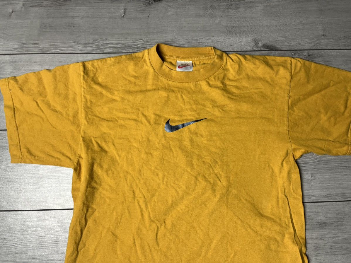 Nike Vintage Nike Tshirt Middle Swoosh Rare size Large Size US L / EU 52-54 / 3 - 3 Thumbnail