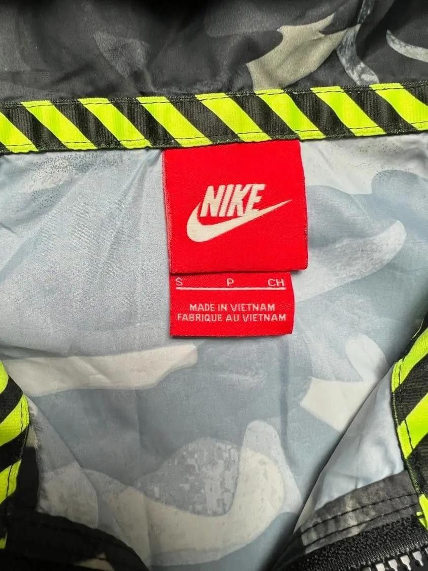 Nike Nike Lightweight Rain Jacket camouflage Size S / US 4 / IT 40 - 4 Thumbnail