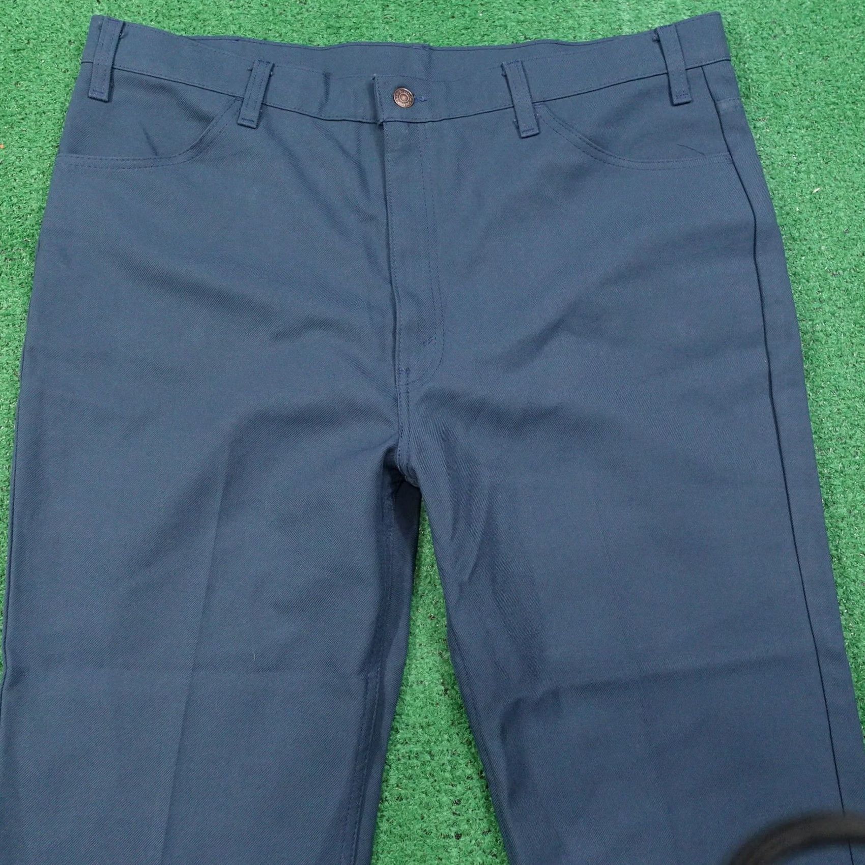 Levi's VINTAGE Levi's MENS BLUE BOOT CUT SLACK PANTS 41X30 BLACK GOLD TAB INSEAM 30 Regular Front Flat Casual Solid Belt Loops Denim/Chino Size US 41 - 4 Thumbnail