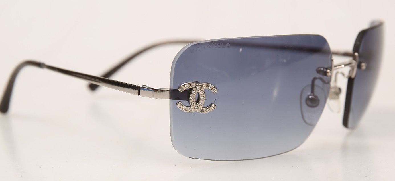 Chanel Chanel Sunglasses 4017-D Rhinestone Rimless Size ONE SIZE - 3 Thumbnail