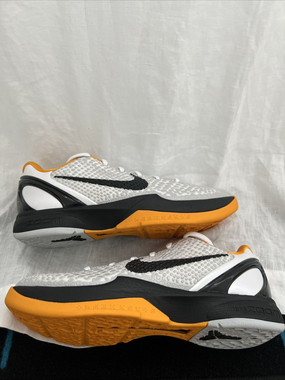 Nike Kobe 6 (VI) White Del Sol Sz 7.5 Size US 7.5 / EU 40-41 - 2 Thumbnail