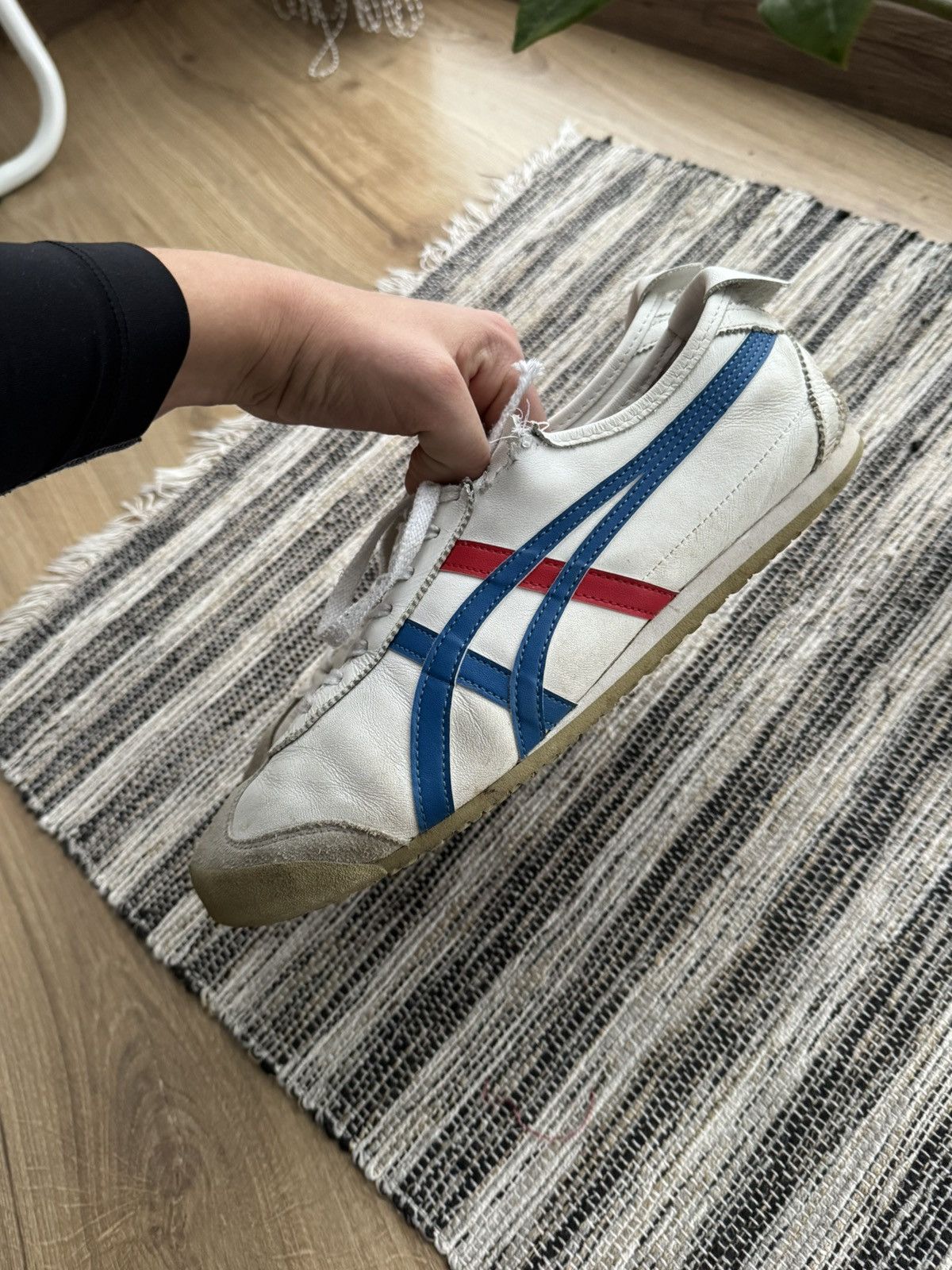 Asics ASICS ONITSUKA TIGER LOW TOPS LEATHER WHITE SNEAKERS SHOES Size US 10 / EU 43 - 8 Thumbnail