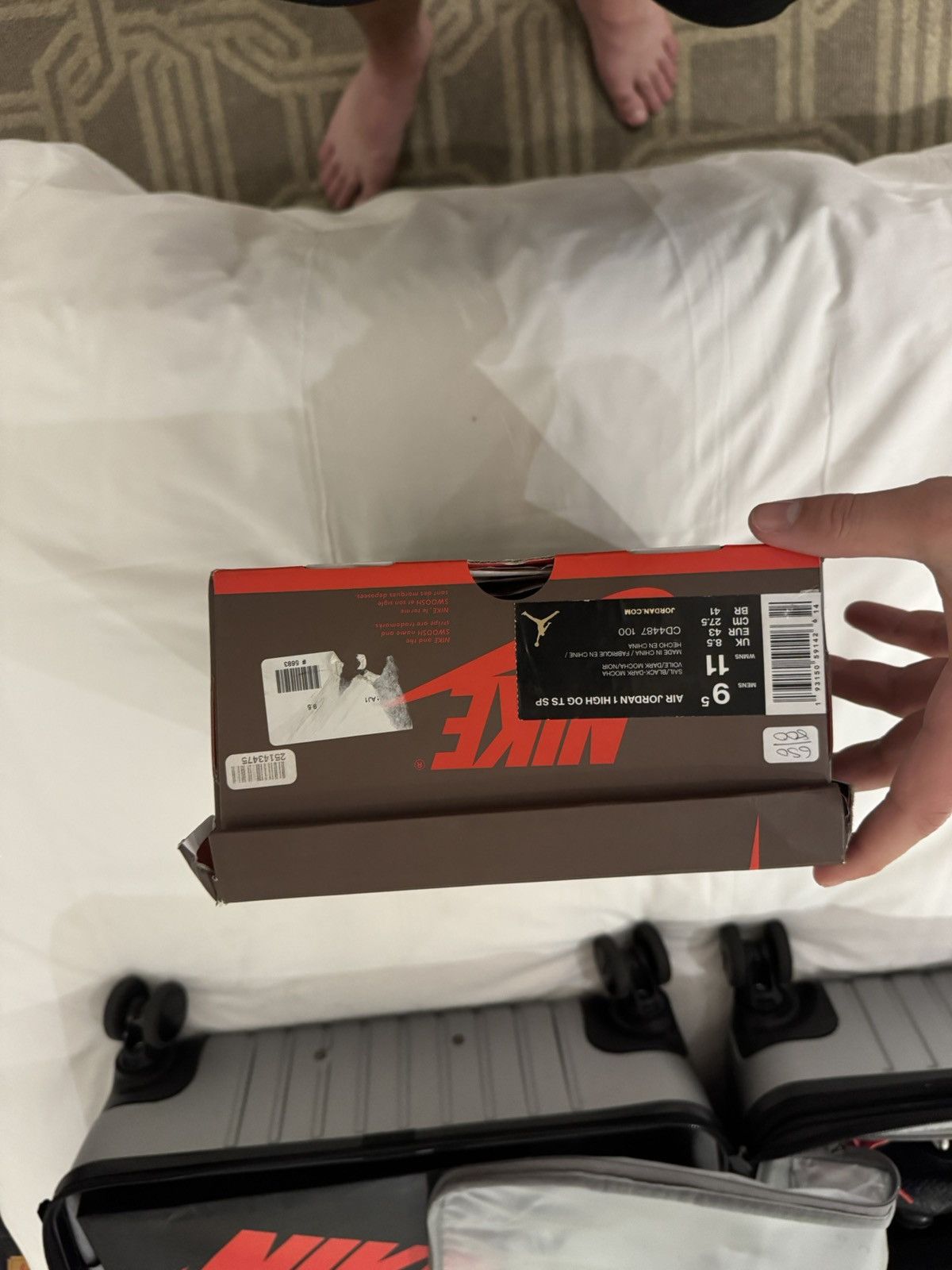 Nike Travis Scott x Air Jordan 1 ‘Mocha’ Size US 9.5 / EU 42-43 - 7 Thumbnail