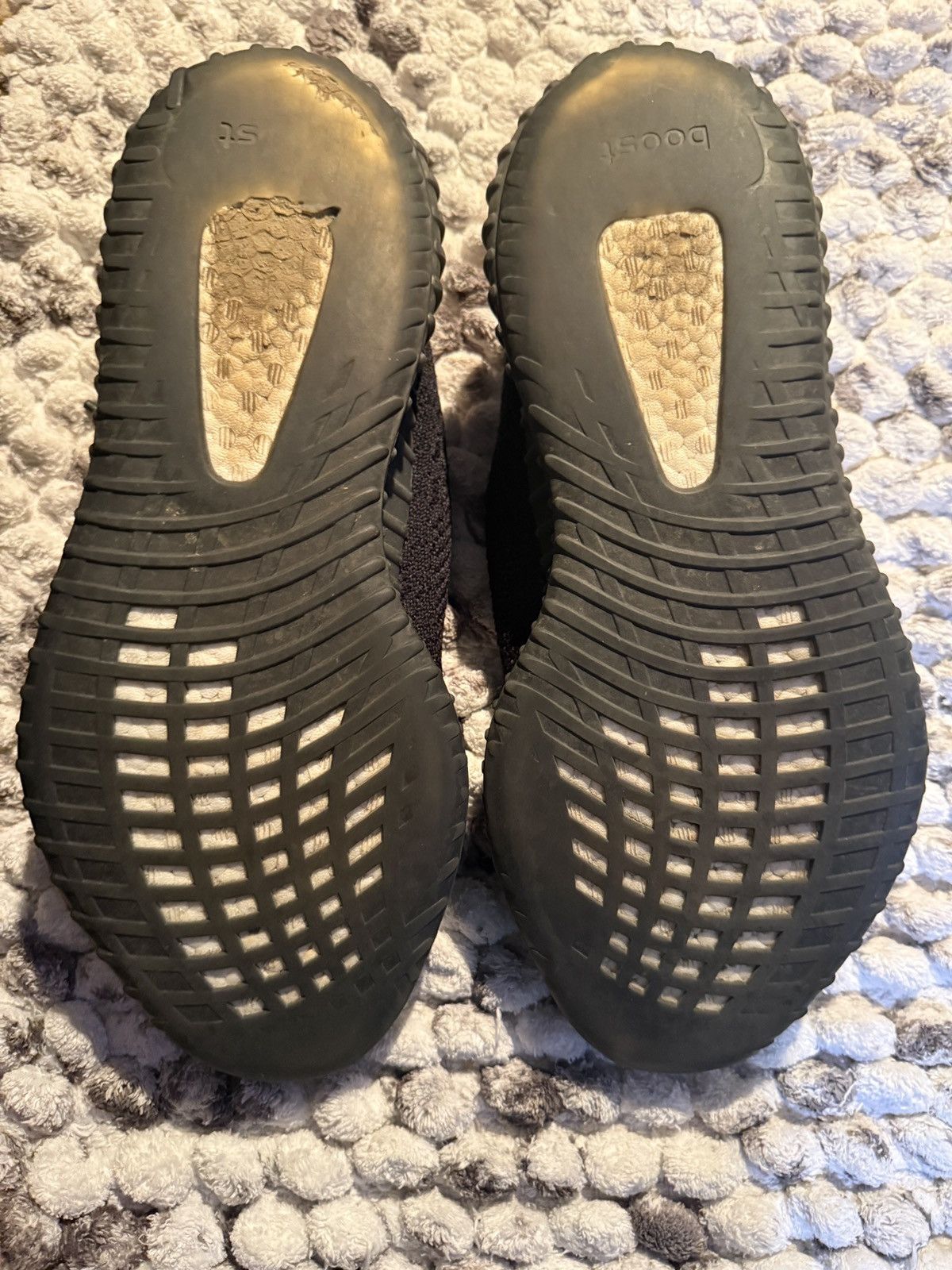 Adidas × Kanye West Yeezy Boost 350 V2 Dazzling Blue Size 12 – Good Condition Size US 12 / EU 45 - 5 Thumbnail