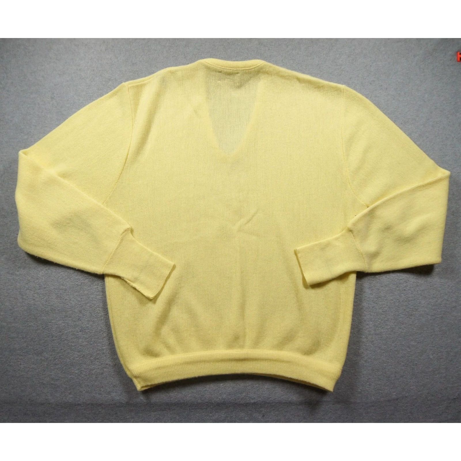 Izod VINTAGE Izod Sweater Mens Large Yellow Knit Vneck Preppy Lacoste Gator Grandpa Pullover Shirt Boys Womens Mens Size US L / EU 52-54 / 3 - 5 Thumbnail