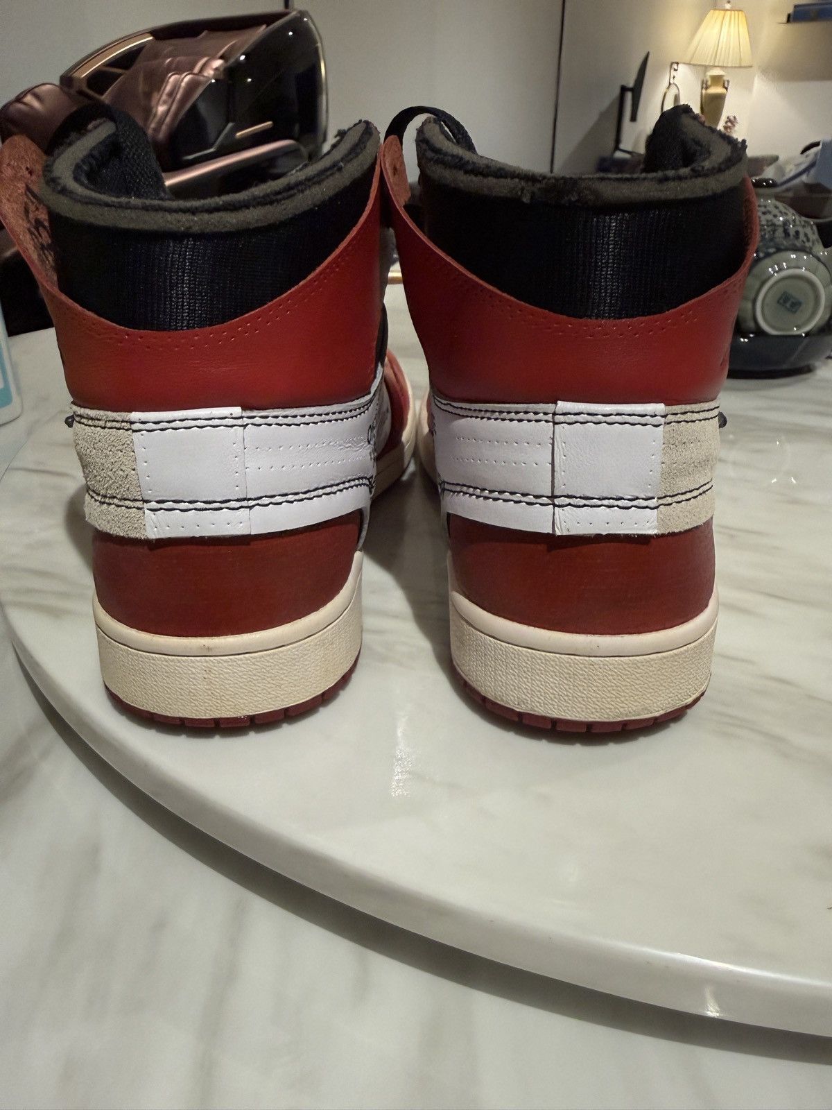 Jordan Brand × Off-White Jordan 1 Off-White Chicago Size US 9.5 / EU 42-43 - 4 Thumbnail