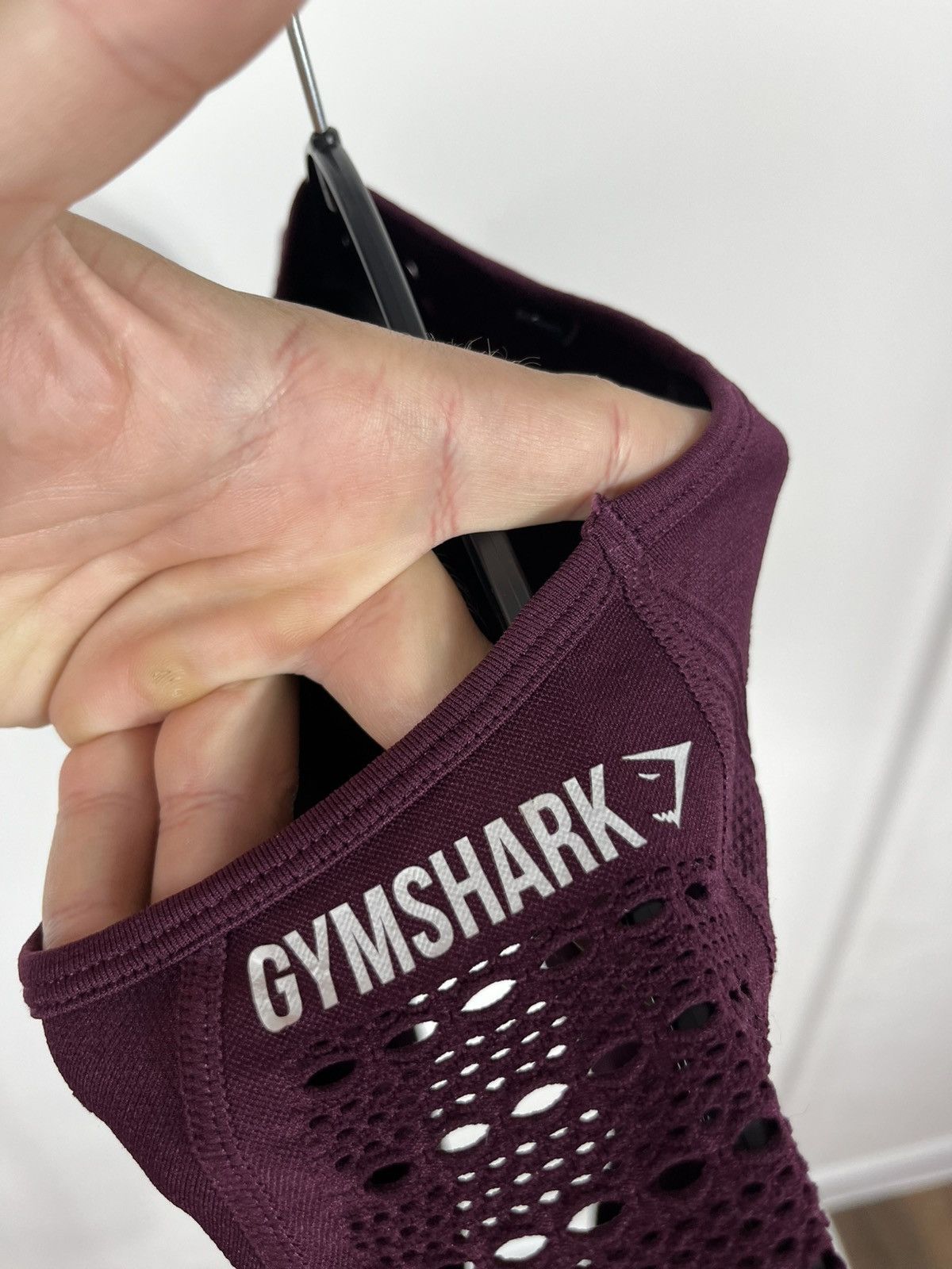 Gymshark Gymshark Women’s Flex Seamless Long Sleeve Crop Top XS Plum Size XS / US 0-2 / IT 36-38 - 6 Thumbnail