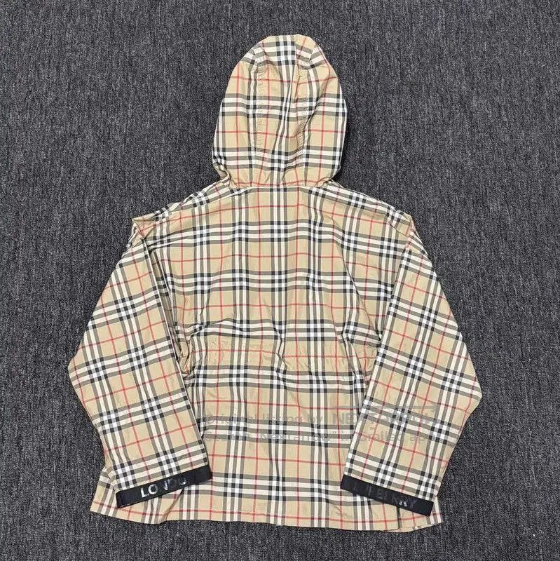 Burberry Burberry Beige Short Women's Jacket. Size M / US 6-8 / IT 42-44 - 1 Thumbnail