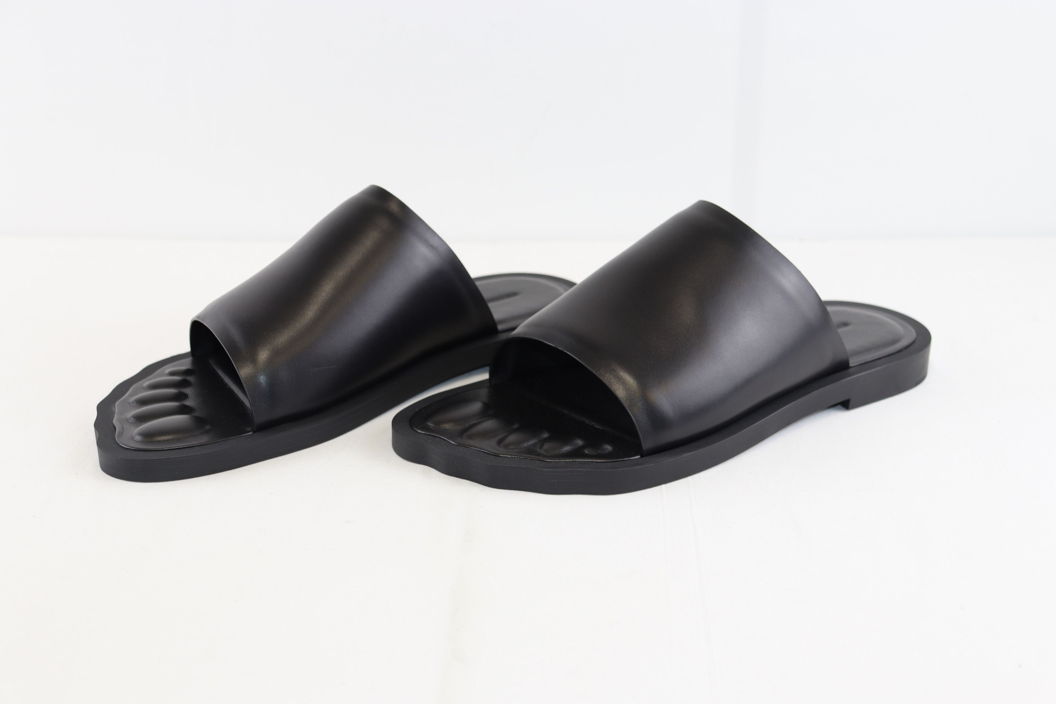 Balenciaga o1rshd1 Smooth Calfskin Fetish Sandal in Black Size US 10 / EU 43 - 6 Thumbnail