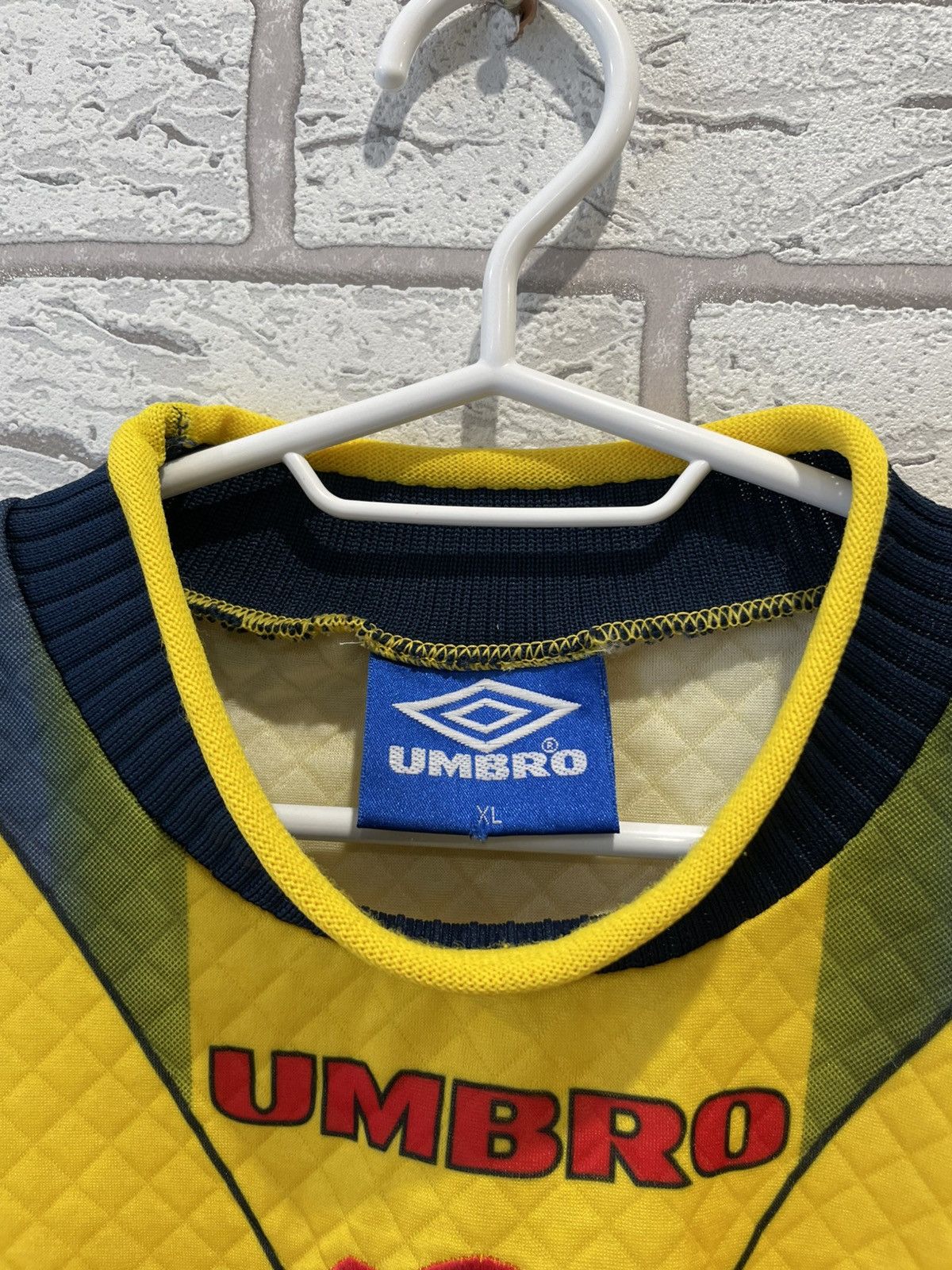 Vintage Vintage 1997-98 Umbro Scotland Scottish FA Goalkeeper Shirt Size US XL / EU 56 / 4 - 9 Thumbnail