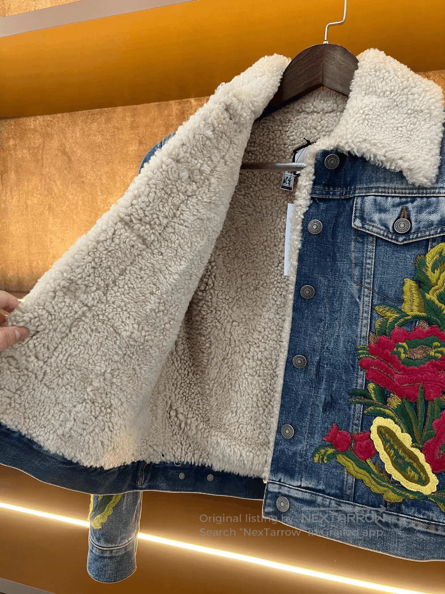 Gucci Gucci Lamb Fur Jacket. Size S / US 4 / IT 40 - 4 Thumbnail