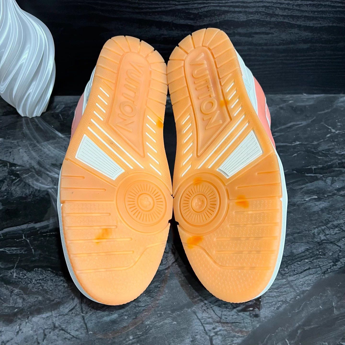 Louis Vuitton Nike Trainer Peach Pink 42 98 New 2600 Size US 9 / EU 42 - 5 Thumbnail