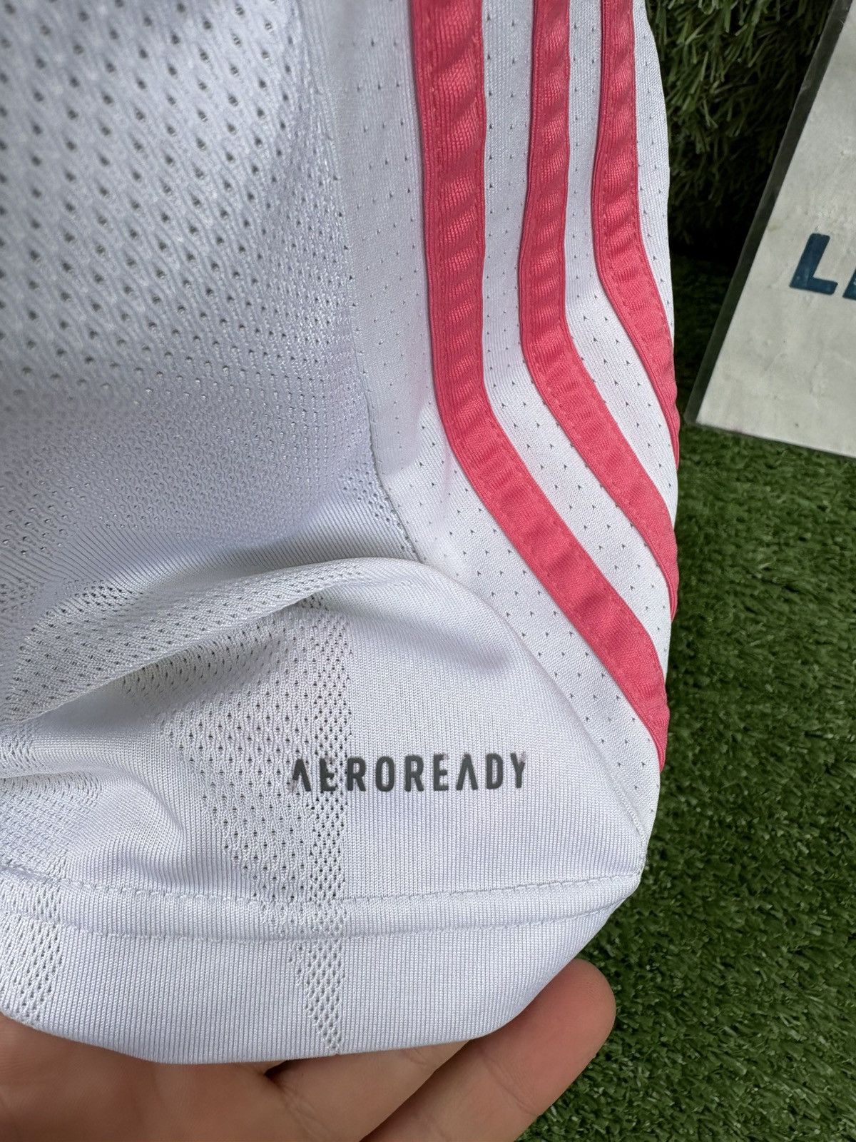 Adidas Real madrid benzema jersey Size US S / EU 44-46 / 1 - 9 Thumbnail