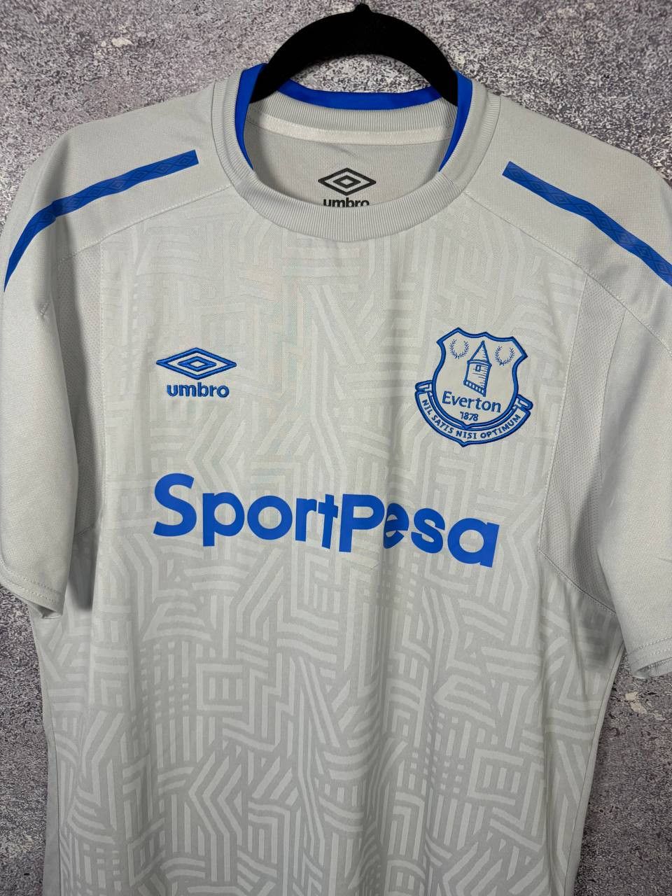 Umbro Vintage Everton 2017/18 Away Umbro Soccer Jersey Size US L / EU 52-54 / 3 - 4 Thumbnail