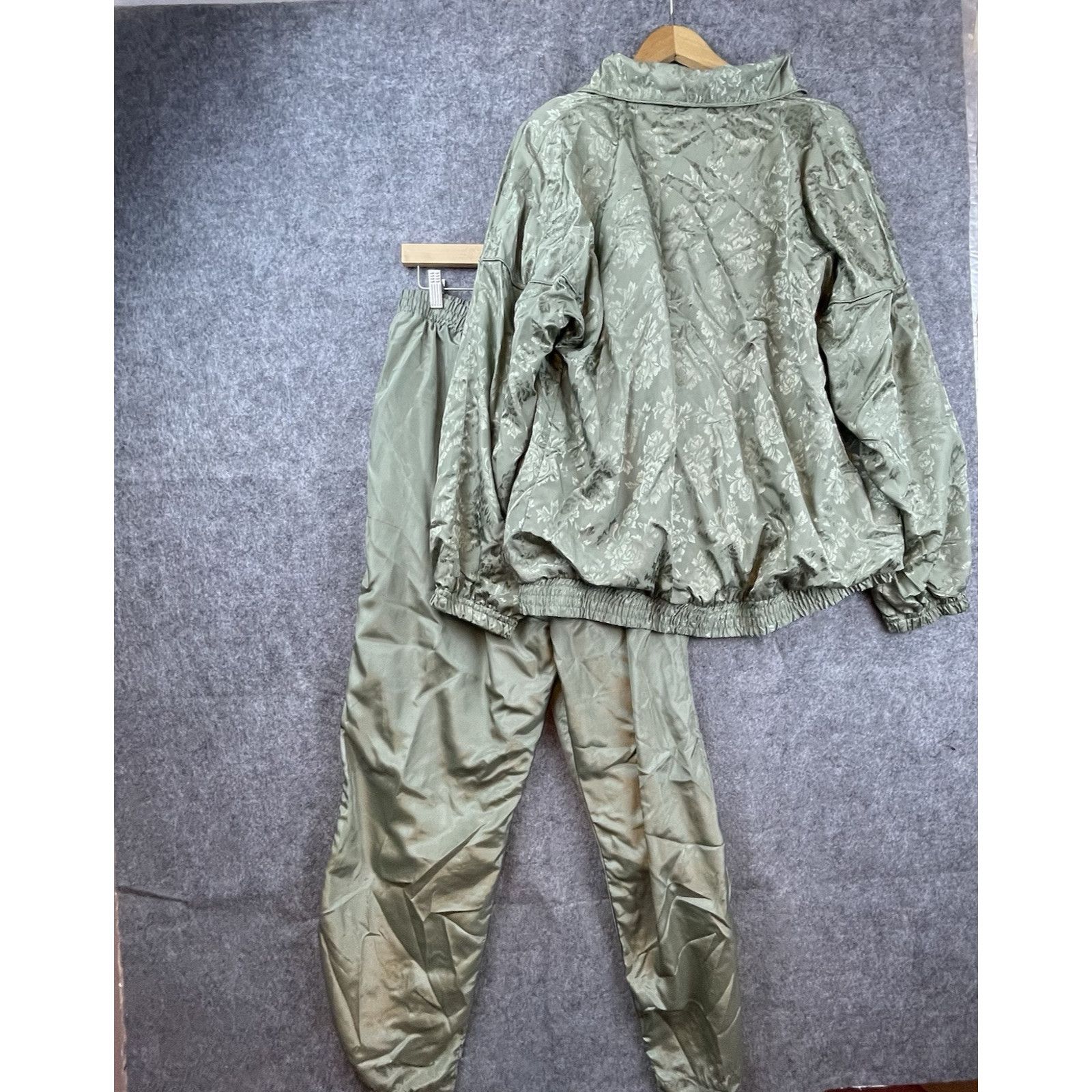 Basic Editions Basic Editions Track Suit Womens L Satin Windbreaker Grandma Size L / US 10 / IT 46 - 4 Thumbnail