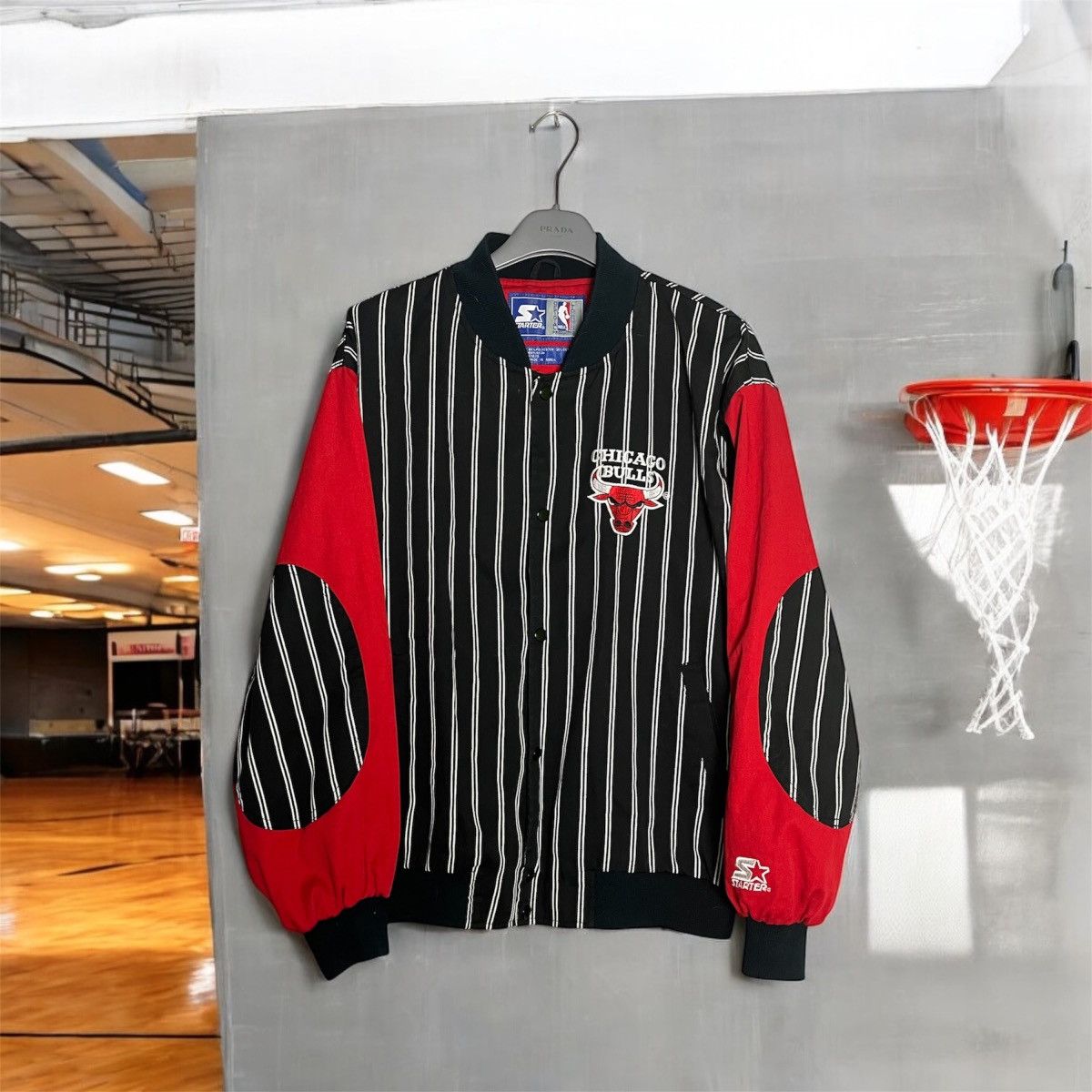 NBA × Starter × Vintage Vintage Chicago Bulls jacket Size US M / EU 48-50 / 2 - 1 Thumbnail