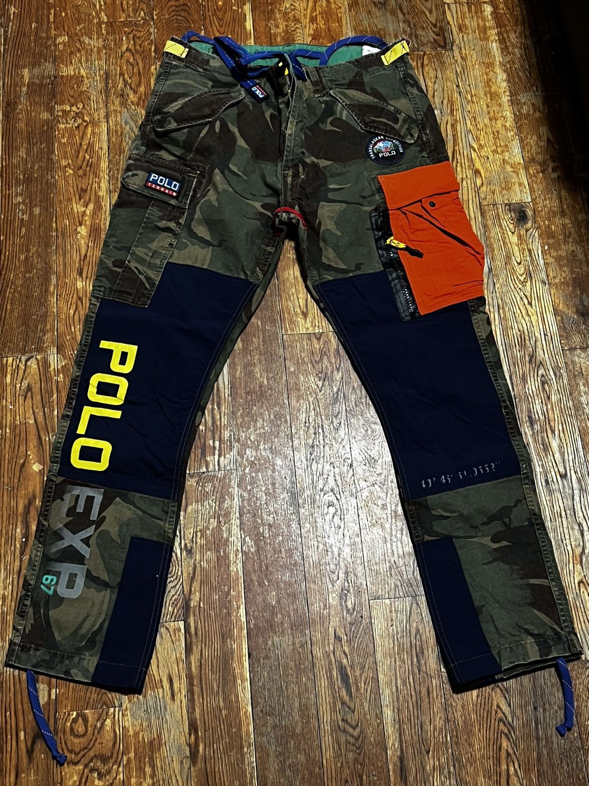 image of Polo Ralph Lauren Polo Rl Exp67 Expedition Terrain Utility Camo Cargo Pants in Military Green (Size