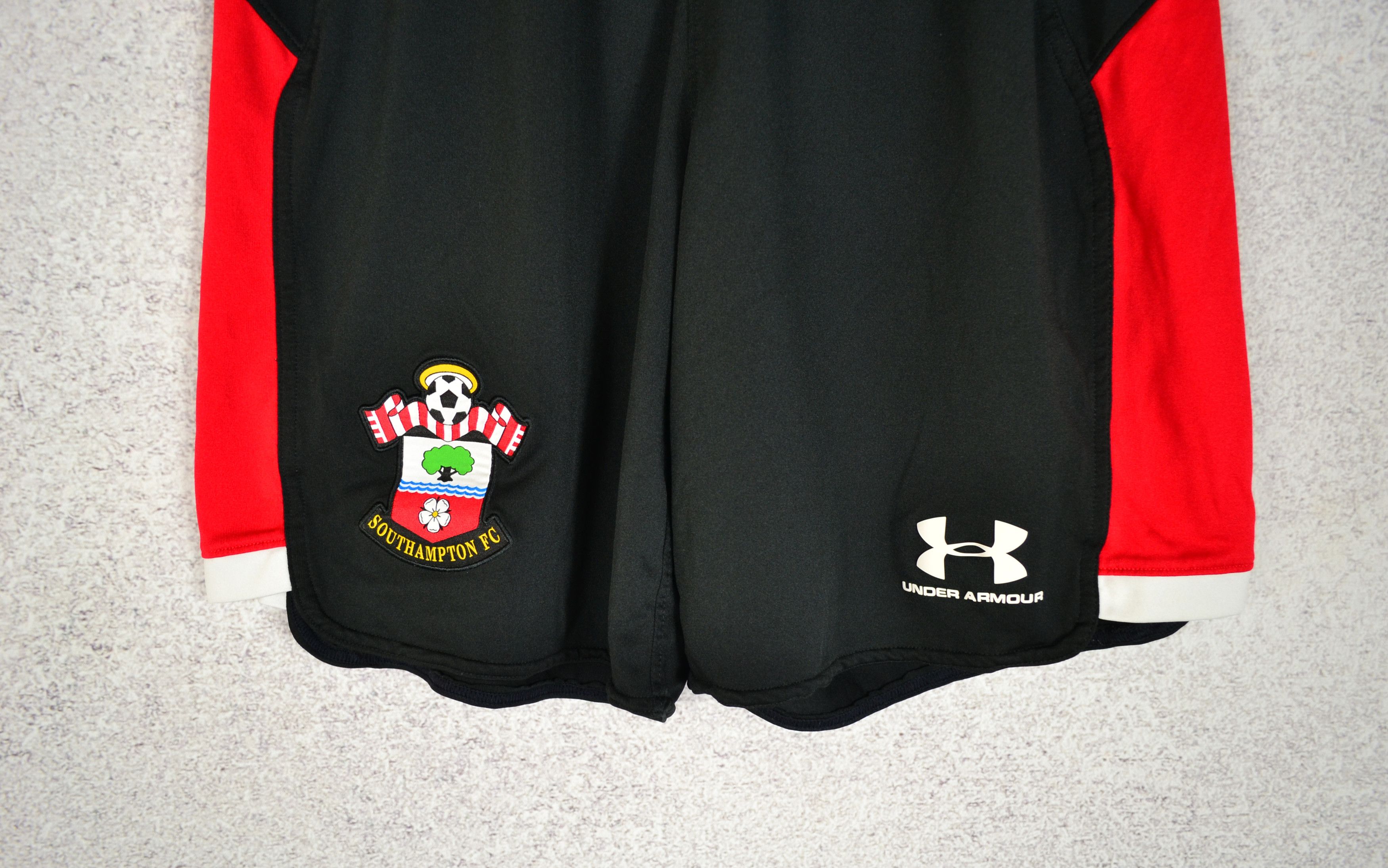 Vintage Southampton FC 2017 2018 Soccer Shorts Football Under Armour Size US 32 / EU 48 - 2 Thumbnail