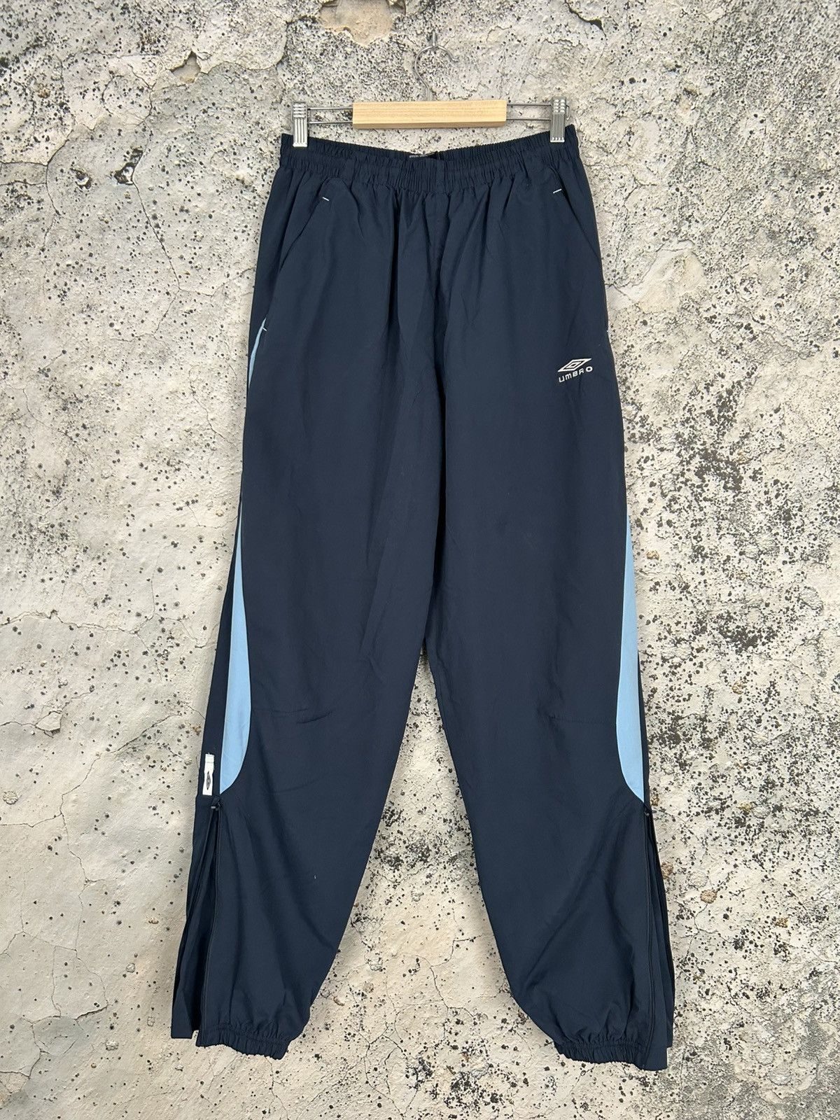 Umbro Vintage Umbro Track Sweatpants Streetwear Sport Football 90s Size US 34 / EU 50 - 1 Thumbnail