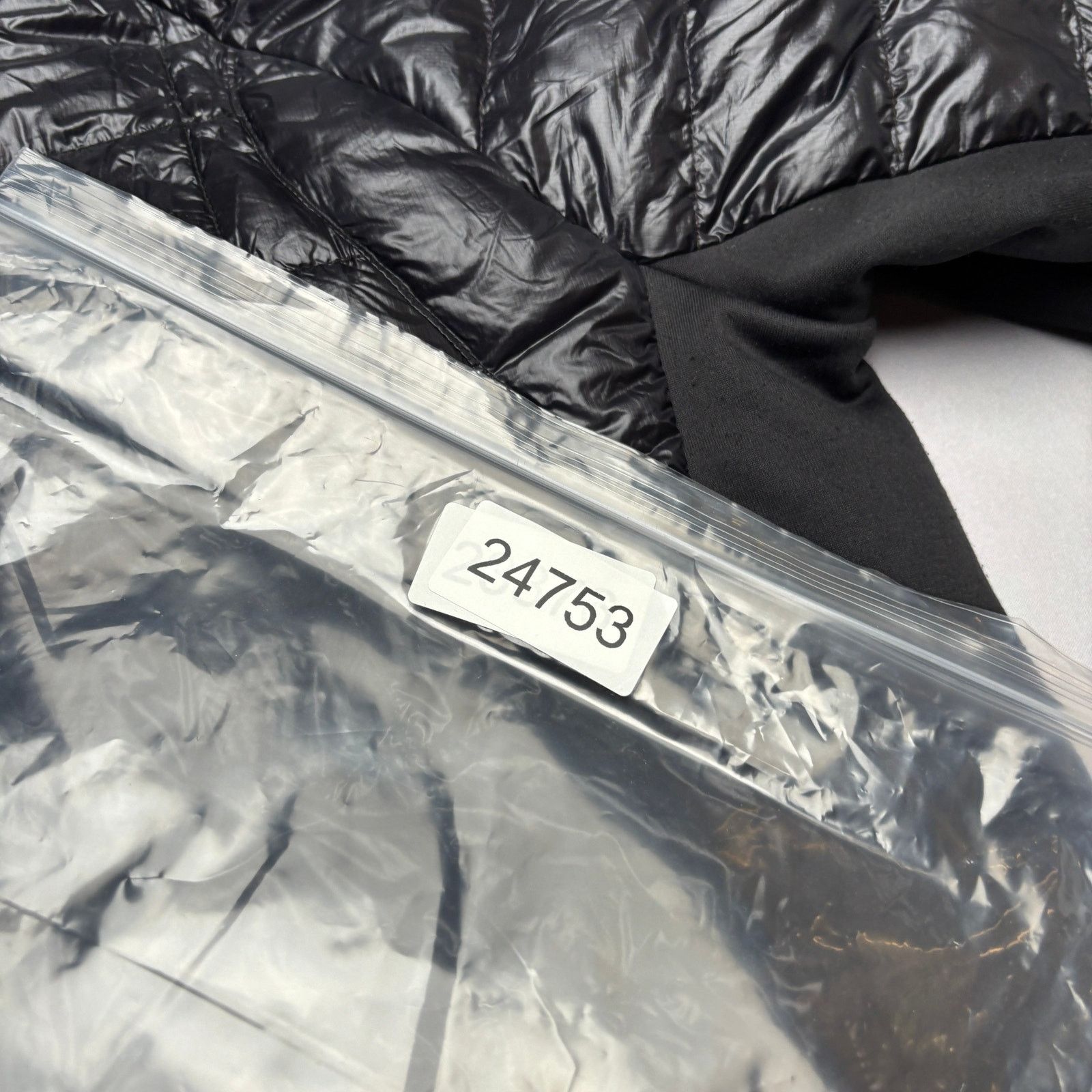 Canada Goose Canada Goose Hybridge Lite 800 Down Fill Jacket Mens L 2701M Size US L / EU 52-54 / 3 - 17 Thumbnail