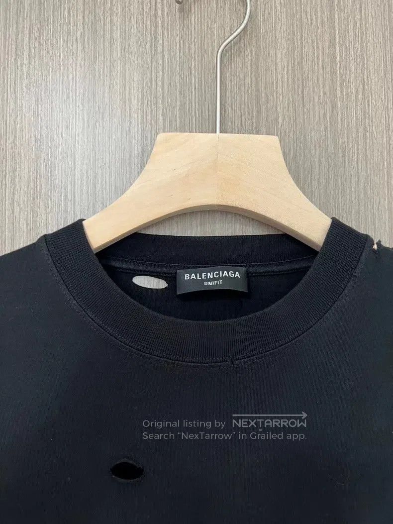 Balenciaga Balenciaga Letter Printed Pattern Hole Short Sleeve Size US XS / EU 42 / 0 - 3 Thumbnail