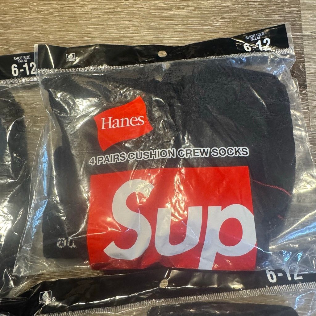 Supreme Supreme Hanes Socks Size 6-12 Black 2 Pairs Size ONE SIZE - 3 Thumbnail