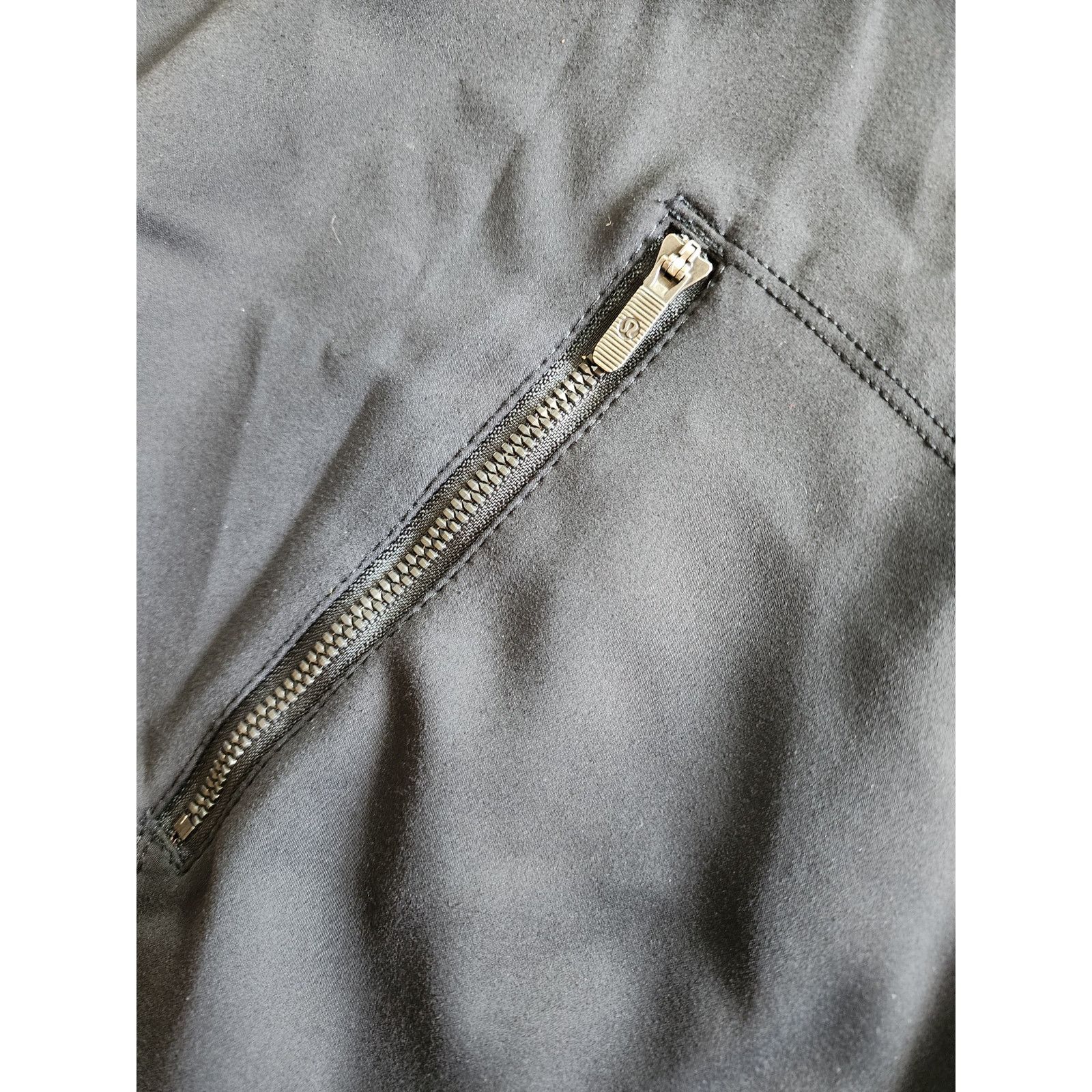 Lululemon Lululemon Swept Along Black Bomber Jacket Large Cinch Hem Size L / US 10 / IT 46 - 7 Thumbnail