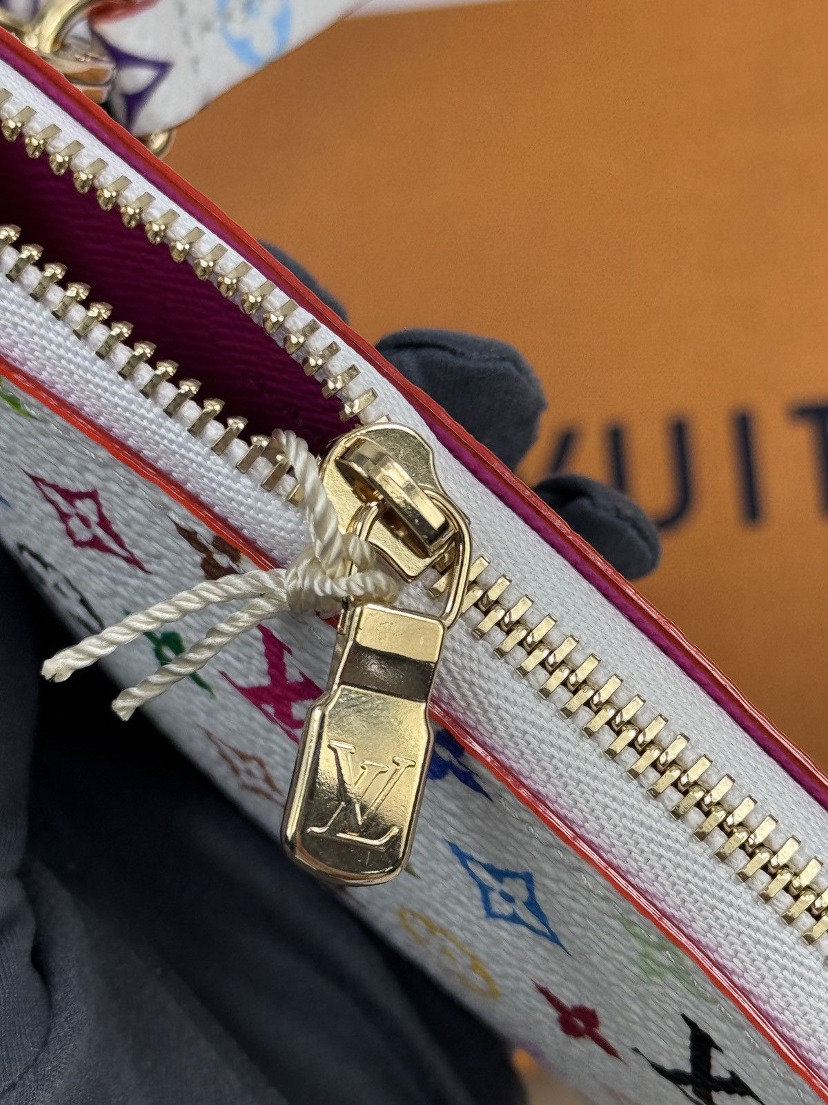Louis Vuitton × Takashi Murakami LV X TM PHONE HOLDER M14099 Size ONE SIZE - 5 Thumbnail