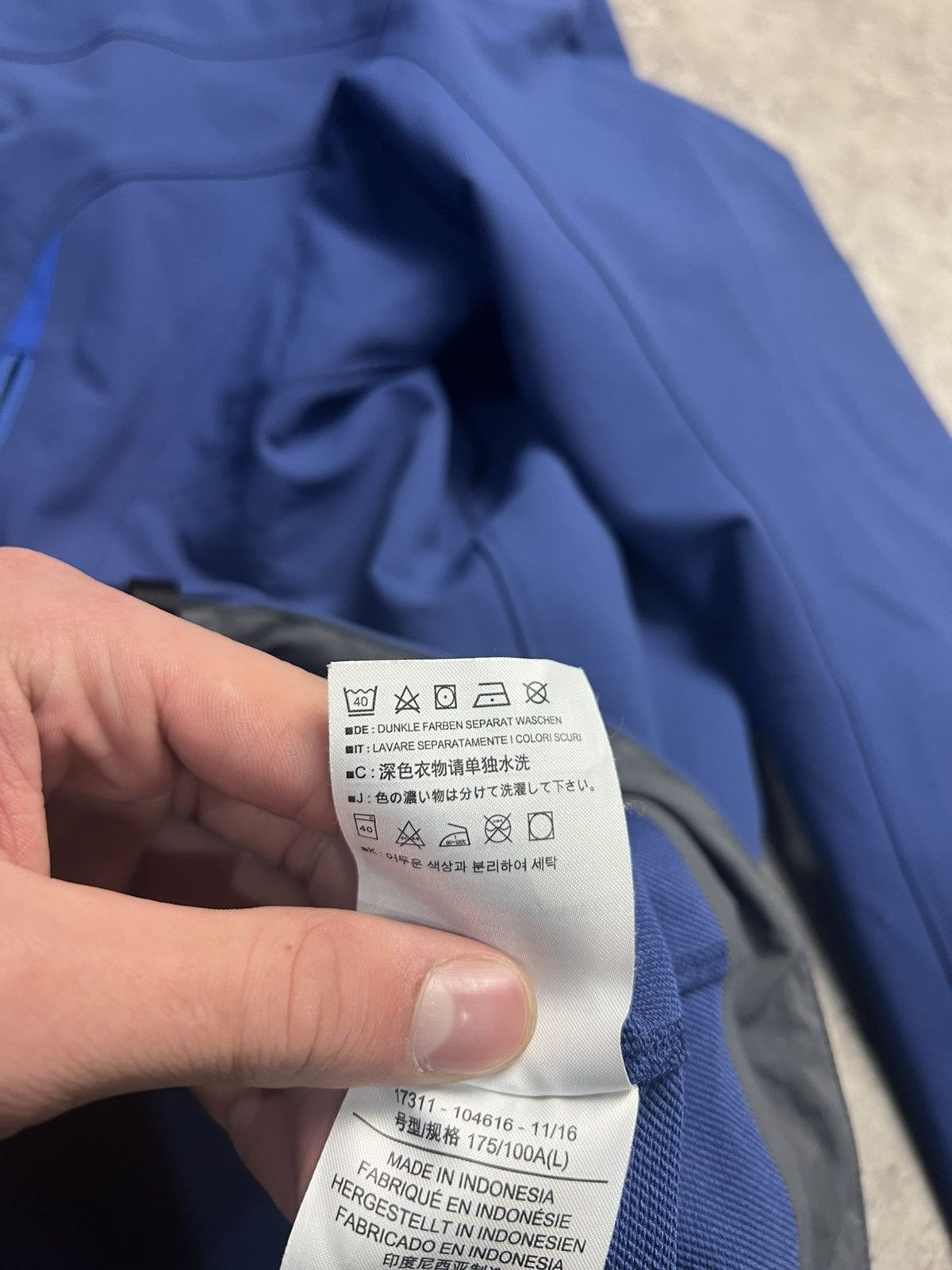 Arc'teryx Arcteryx jacket men’s size S Size US S / EU 44-46 / 1 - 8 Thumbnail