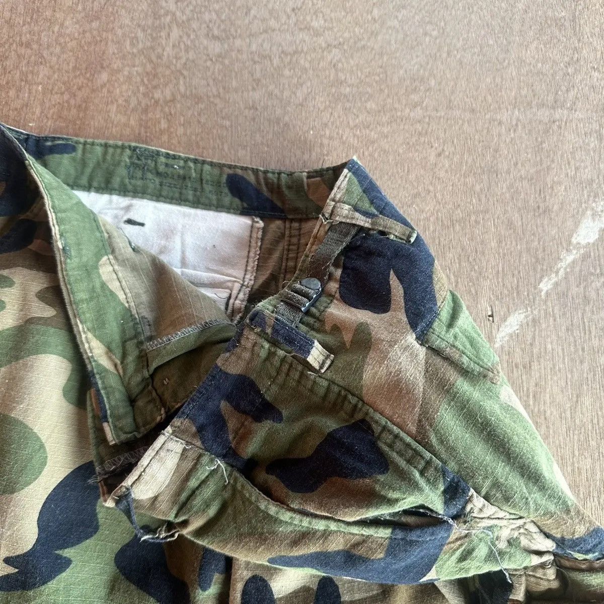 Japanese Brand VTG DOUBLE KNEE CAMO WOODLAND DISTRESSED TACTICAL CARGO PANT Size US 34 / EU 50 - 9 Thumbnail