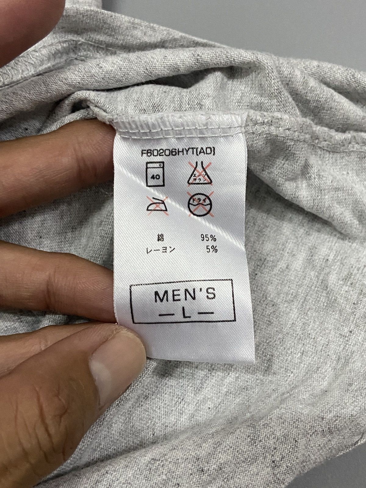 Nike Vintage 1990s Nike Air Uptempo graphic T-shirt. Size US L / EU 52-54 / 3 - 14 Thumbnail