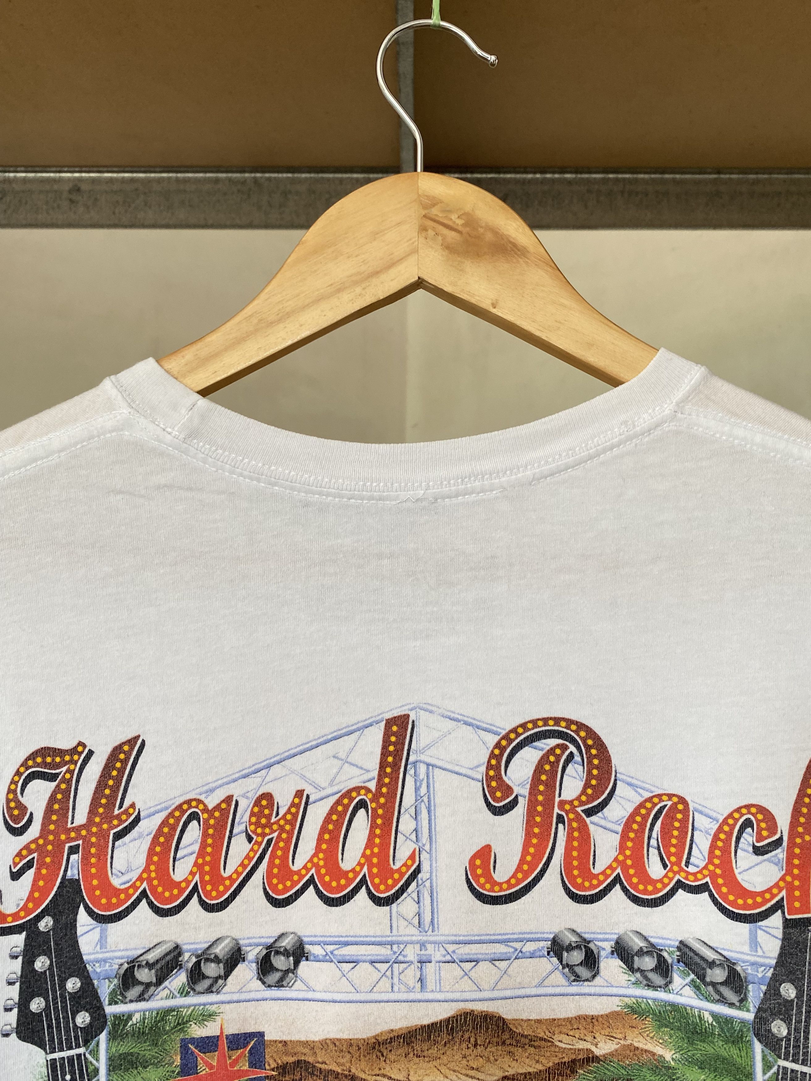Hard Rock Cafe Hard Rock Cafe Vintage 2000s Las Vegas White Tee Size US S / EU 44-46 / 1 - 13 Thumbnail