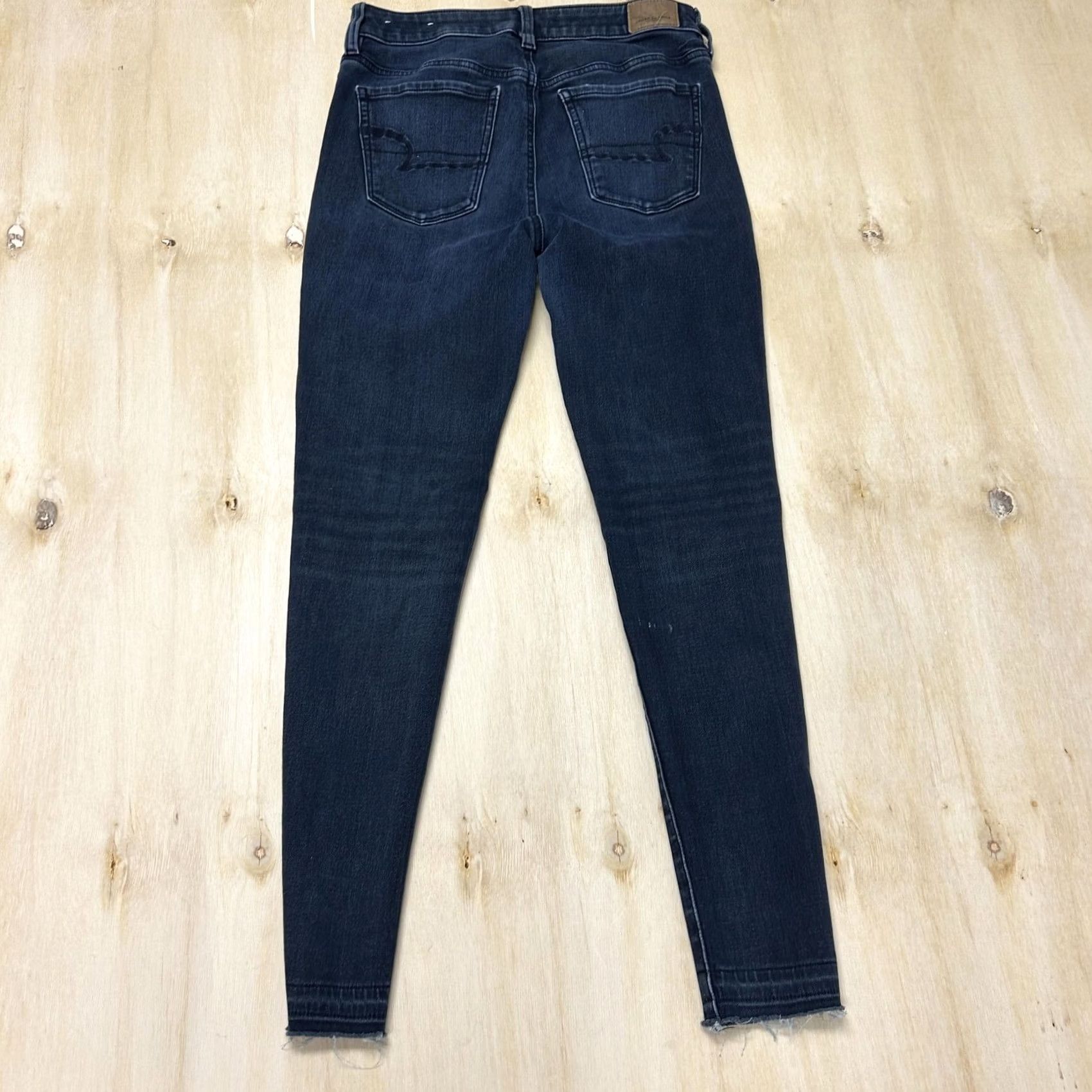 American Eagle Outfitters American Eagle Outfitters Skinny Jeans Womens 6 Dark Wash Blue Distressed Denim Jeans Women 6 Regular Slim Stretch Pockets Denim 5-Pocket Size 28" / US 6 / IT 42 - 4 Thumbnail