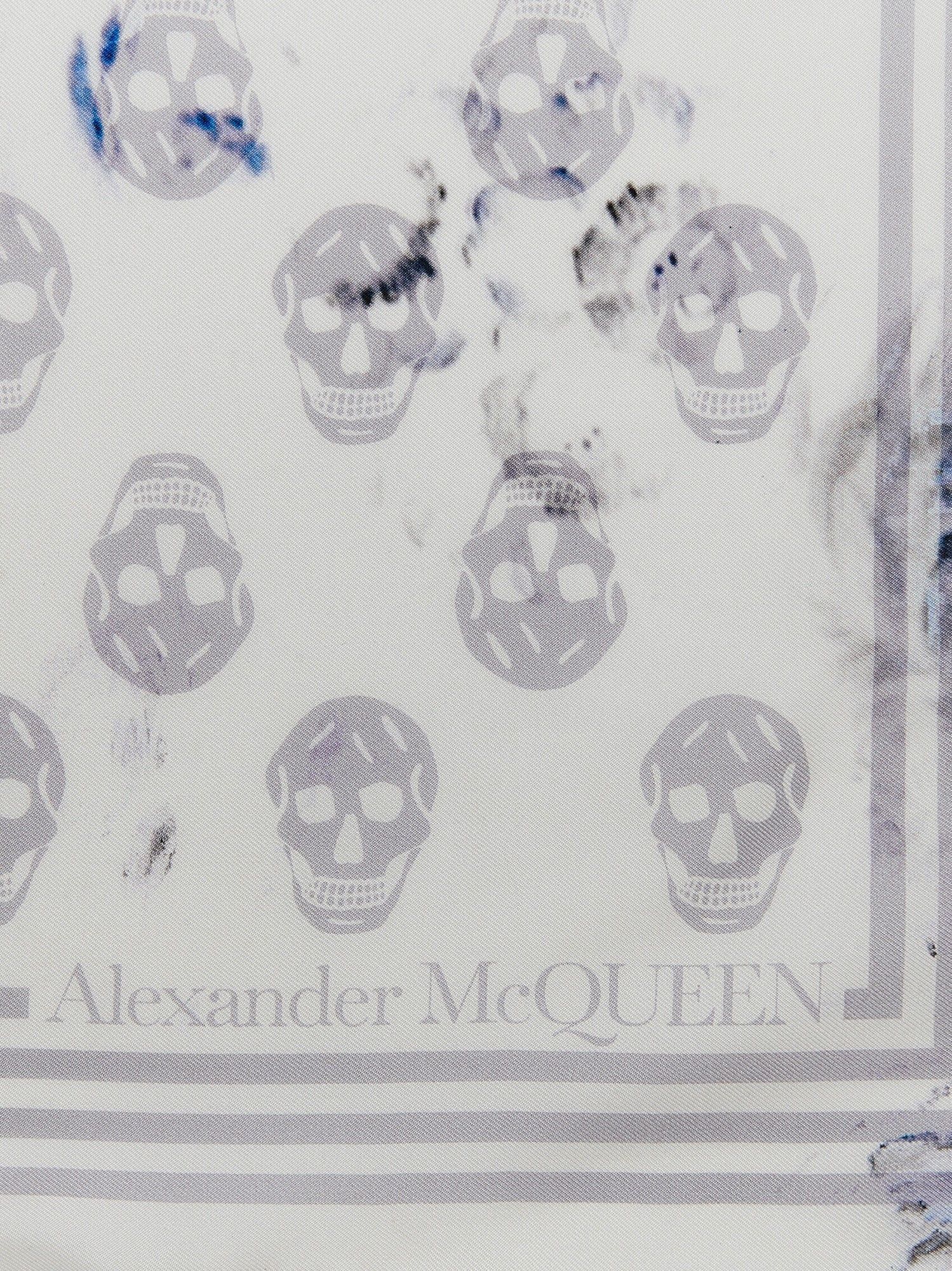 Alexander McQueen o1y0325 Size: OS / Scarve in White & Black Size ONE SIZE - 4 Thumbnail
