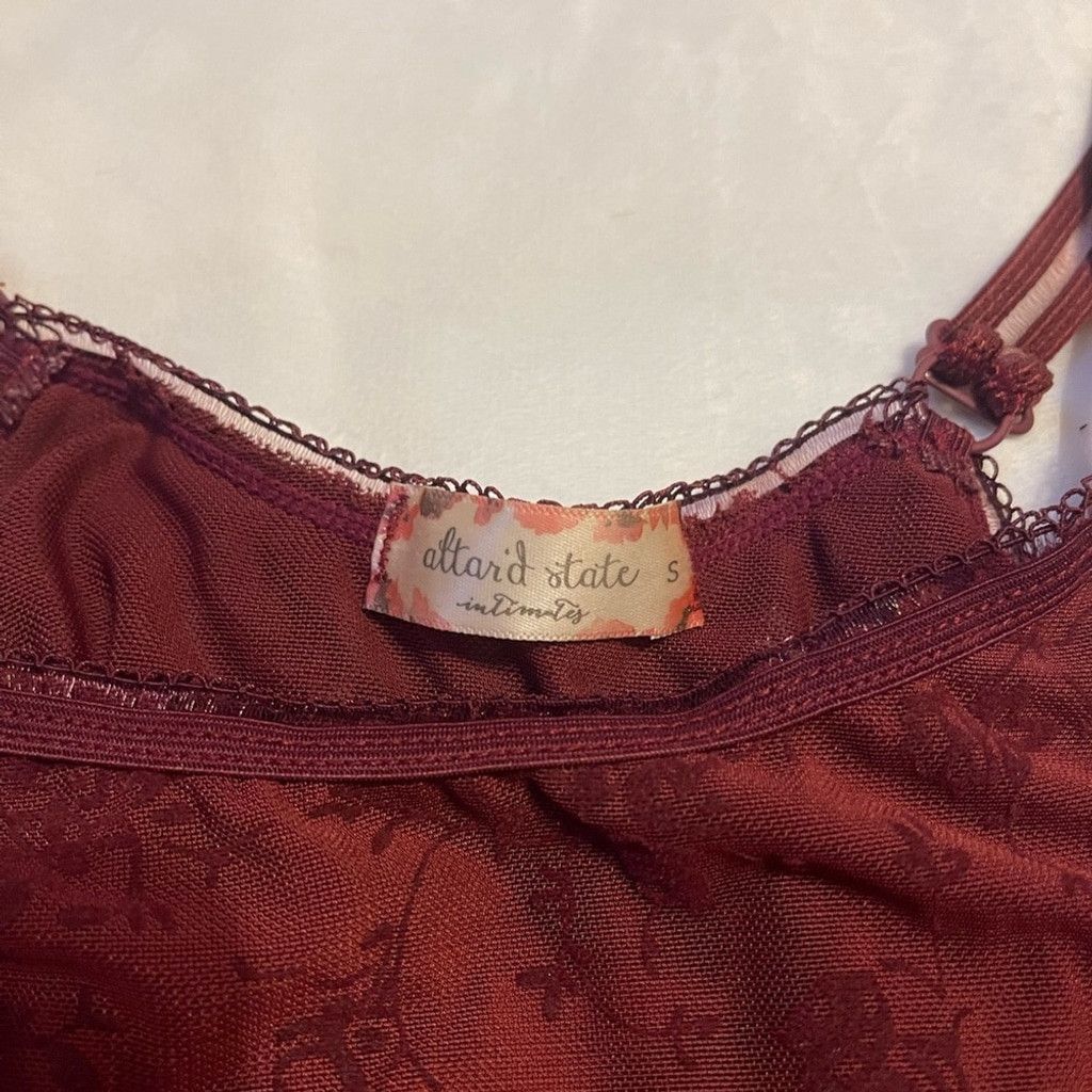 Other Altar'd State Burgundy Floral Camisole size S Size S / US 4 / IT 40 - 5 Thumbnail