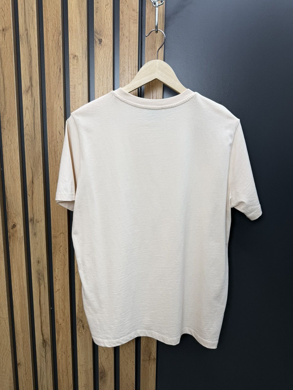 Vivienne Westwood Vivienne Westwood Orb Spray Logo T-Shirt Size M Size US M / EU 48-50 / 2 - 10 Thumbnail