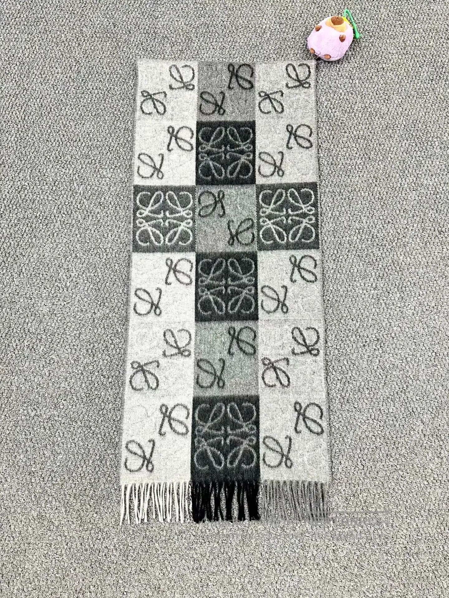Loewe Loewe Gray fleece scarf with logo all over| Size ONE SIZE - 2 Thumbnail